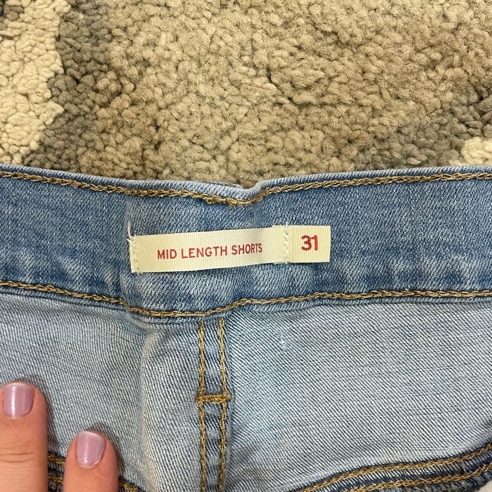 Levi Denim Women’s Shorts - Picture 4 of 4